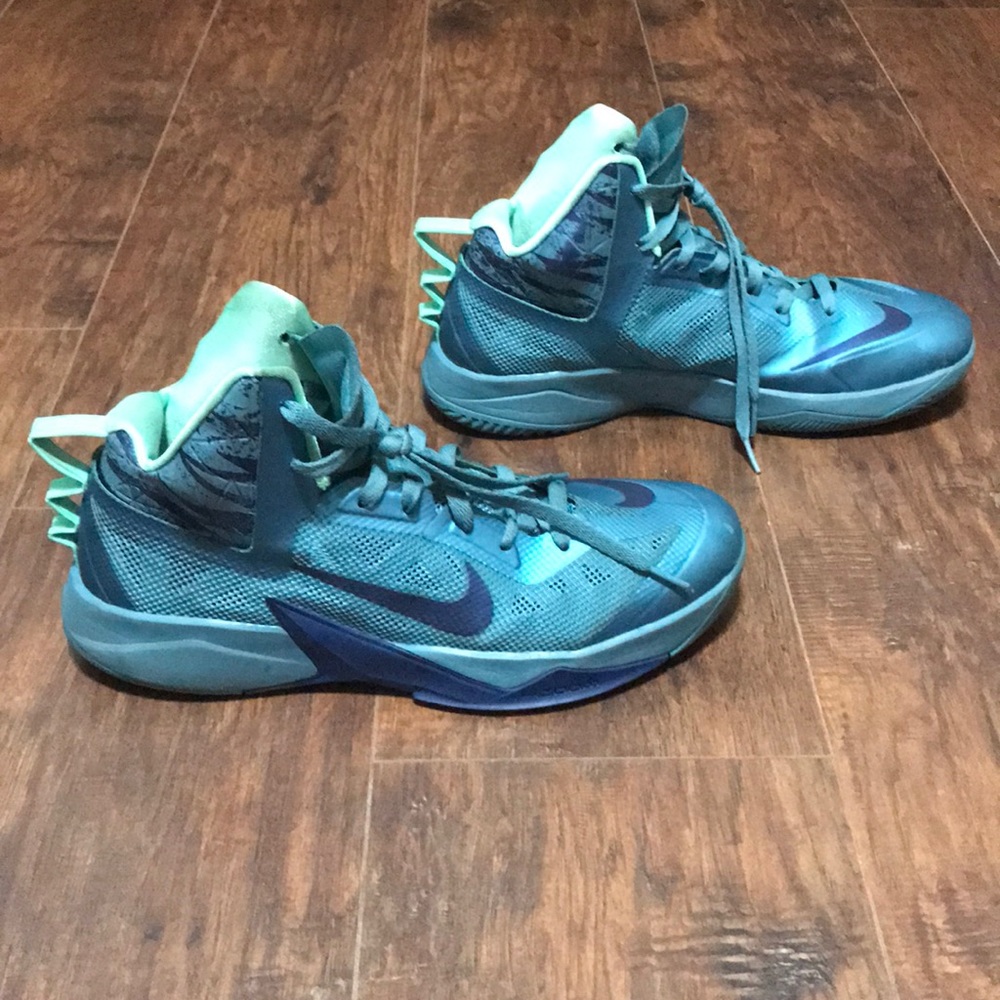 Nike Hyperfuse Basketball Shoes size 11